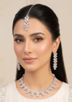 Silver zircon jewellery set with floral design